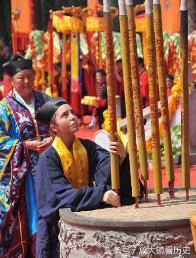 三支香一長兩短|拜拜燒出「兩短一長」代表什麼？ 釣出「九叔」眾多。